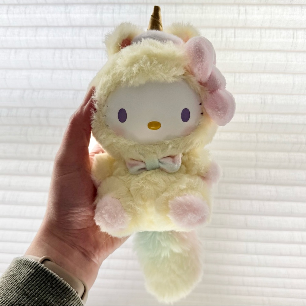 Sanrio Miniso Dreamy Unicorn Hello Kitty Yellow Plush Pendant Like New - Picture 2 of 8